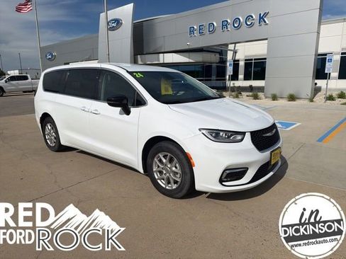 Used 2024 Chrysler Pacifica Touring-L FWD image 1