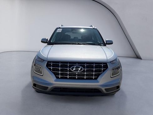 New 2026 Hyundai Venue SEL FWD image 8