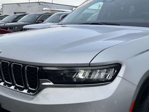 Certified 2023 Jeep Grand Cherokee Limited image 7