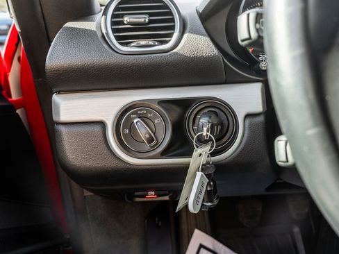 Used 2018 Porsche 718 Cayman Base image 14