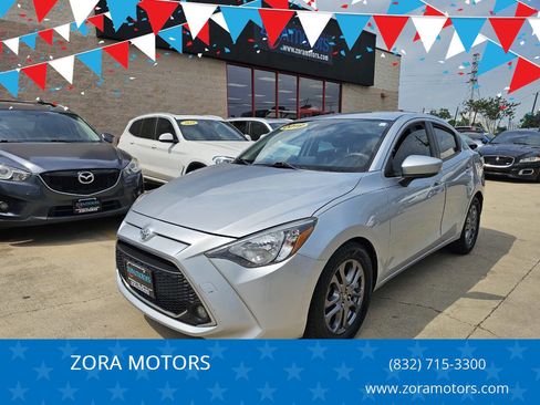 Used 2019 Toyota Yaris LE FWD image 1