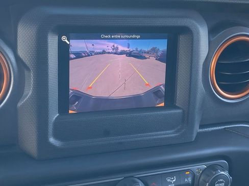 Used 2021 Jeep Gladiator Mojave w/ Safety Group image 25