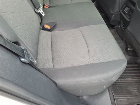 Used 2021 Toyota RAV4 XLE AWD/4WD image 21