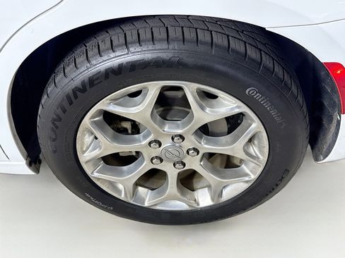 Used 2016 Chrysler 300 C Platinum w/ Safetytec Plus Group image 37