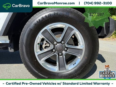 Used 2023 Jeep Wrangler Unlimited Sahara AWD/4WD image 19