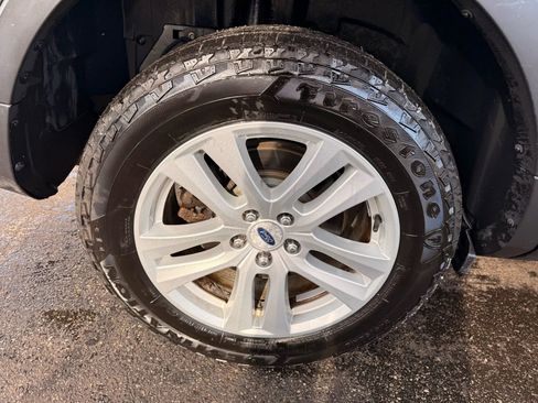 Used 2019 Ford Explorer XLT AWD/4WD image 85