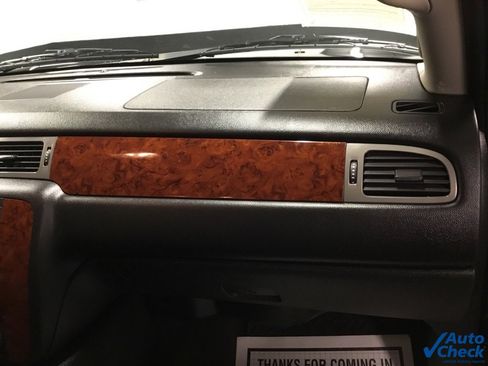 Used 2012 Chevrolet Avalanche LTZ image 39