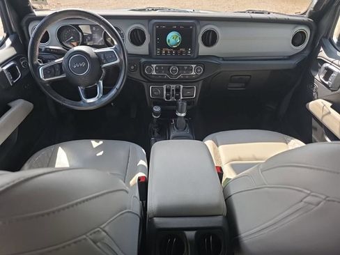 Used 2022 Jeep Wrangler Unlimited Sahara AWD/4WD image 14