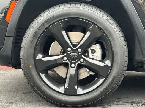 Used 2019 Jeep Compass Latitude w/ Popular Equipment Group image 29