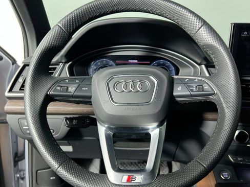 Used 2025 Audi Q5 e Premium Plus w/ Premium Plus Package AWD/4WD image 11