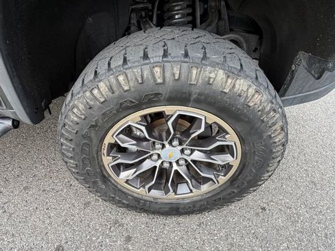 Used 2017 Chevrolet Colorado ZR2 image 16