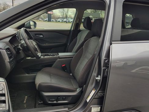 Used 2023 Nissan Rogue SV image 7