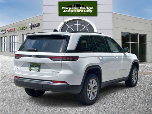 Used 2023 Jeep Grand Cherokee Limited AWD/4WD image 6