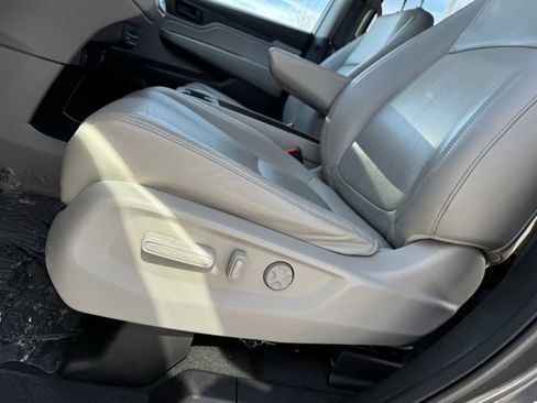 Used 2019 Honda Odyssey EX-L image 8