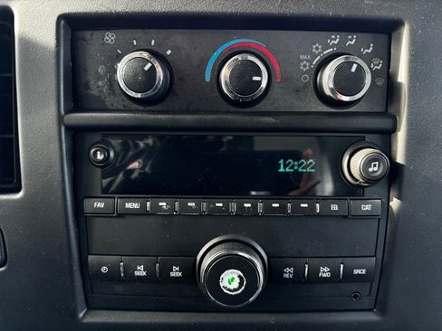 Used 2016 Chevrolet Express 3500 image 5