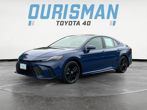 Certified 2025 Toyota Camry SE AWD/4WD image 3