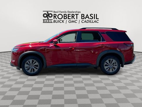 Used 2024 Nissan Pathfinder SV AWD/4WD image 5