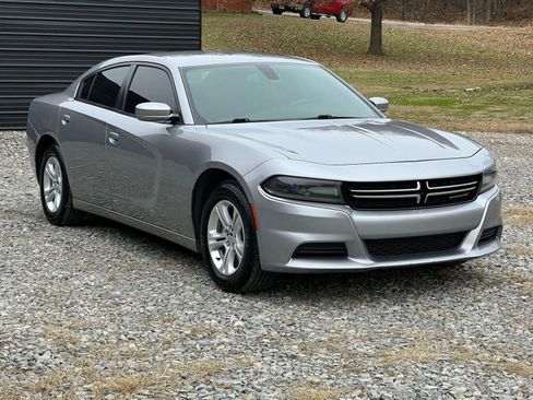 Used 2015 Dodge Charger SE w/ Popular Equipment Group image 7