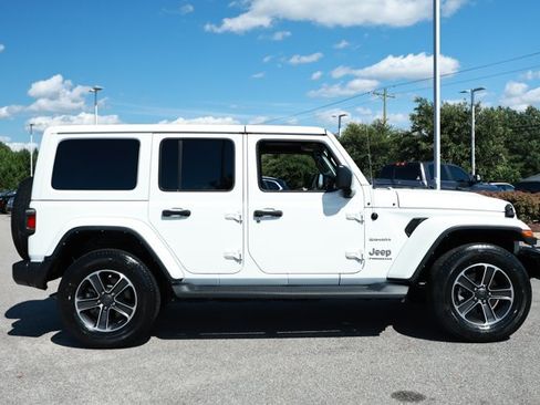 Used 2023 Jeep Wrangler Unlimited Sahara AWD/4WD image 4