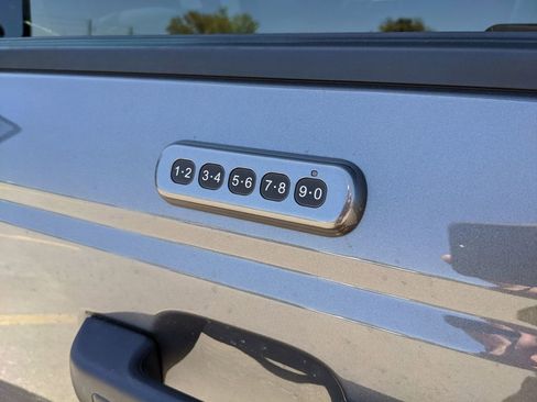 Used 2022 Ford Bronco Badlands image 21