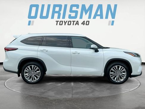 Used 2026 Toyota Highlander Platinum AWD/4WD image 9