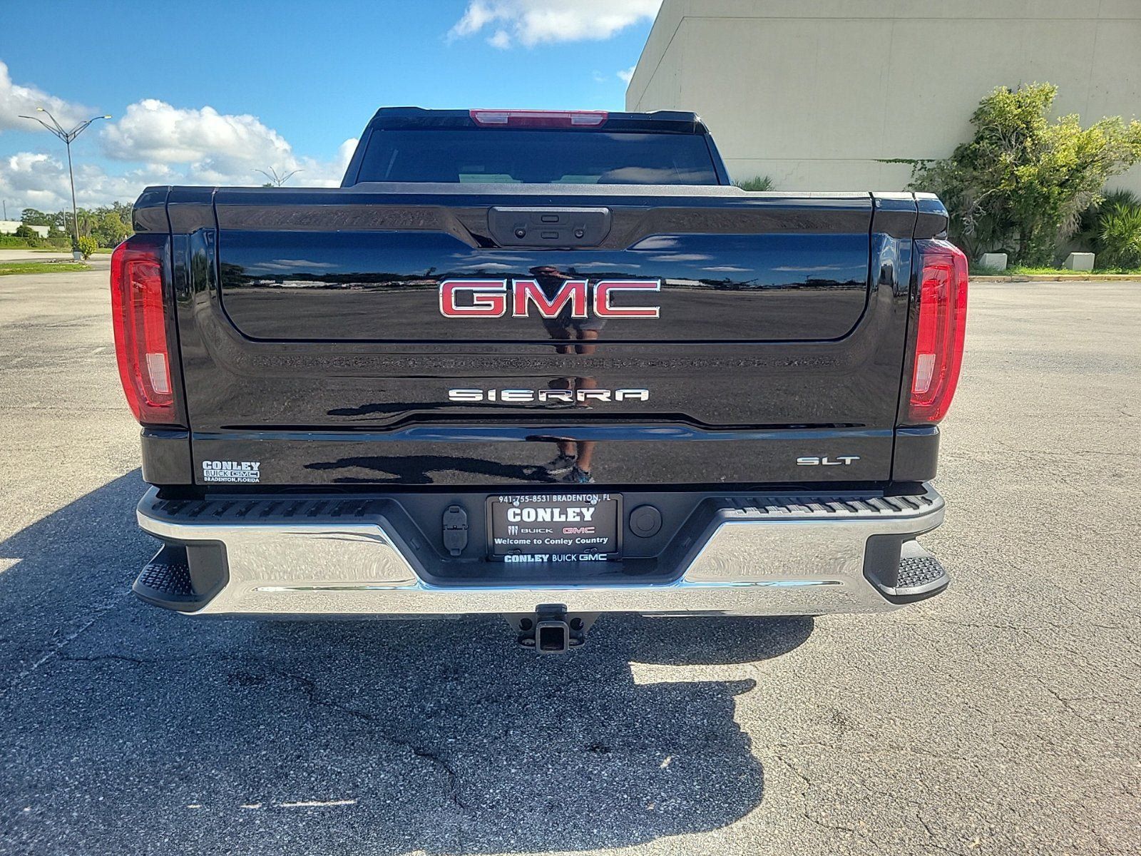 Certified 2025 GMC Sierra 1500 SLT AWD/4WD image 7