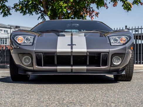 Used 2006 Ford GT image 4