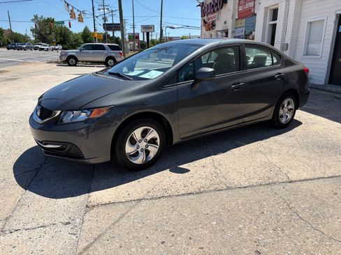 Used 2013 Honda Civic LX image 3
