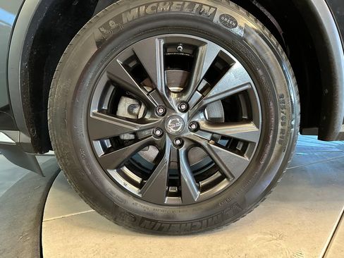 Used 2018 Nissan Murano SV w/ Premium Package AWD/4WD image 24