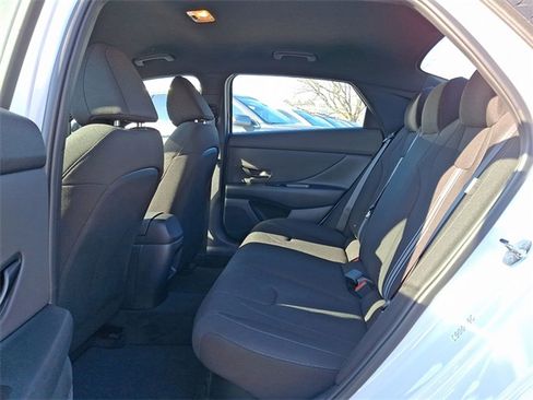 Certified 2025 Hyundai Elantra SEL w/ Cargo Package image 8