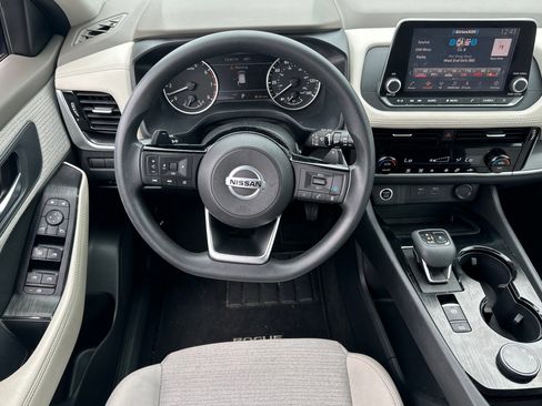 Used 2021 Nissan Rogue SV image 15