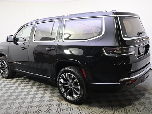 Used 2022 Jeep Grand Wagoneer Series III w/ Rear Seat Video Group 1 AWD/4WD image 3