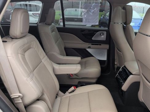 Used 2023 Lincoln Aviator Reserve w/ Equipment Group 201A AWD/4WD image 30