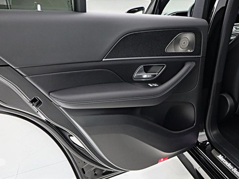Used 2024 Mercedes-Benz GLE 580 4MATIC w/ Night Package image 40
