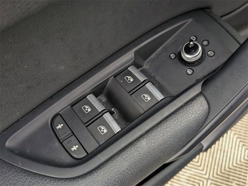 Used 2019 Audi Q5 2.0T Premium w/ Convenience Package image 15