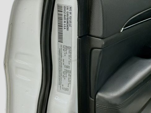 Used 2021 Jeep Grand Cherokee Limited AWD/4WD image 12