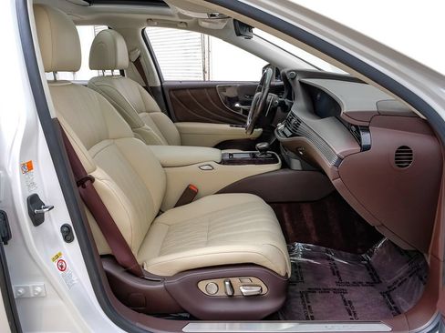 Used 2018 Lexus LS 500 w/ Luxury Package RWD image 33
