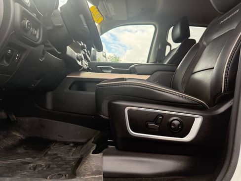 Used 2022 RAM 1500 Laramie AWD/4WD image 21