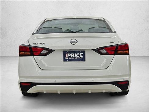 Used 2024 Nissan Altima 2.5 SV image 6