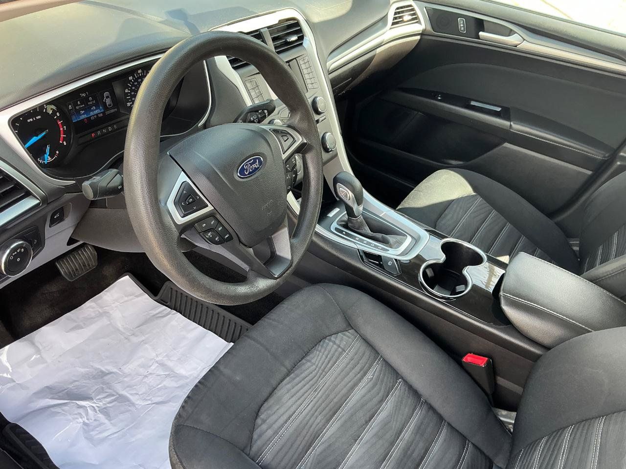 Used 2016 Ford Fusion SE FWD image 15