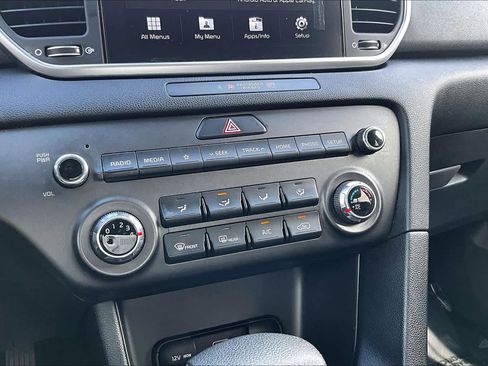Used 2020 Kia Sportage LX image 34