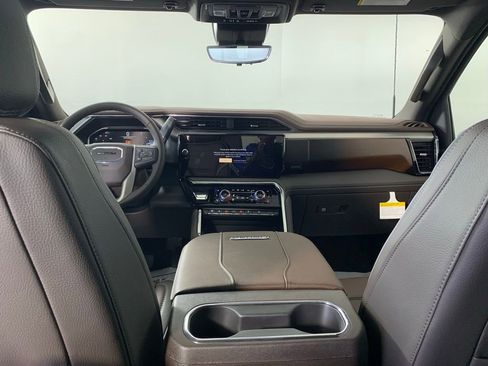 New 2026 GMC Sierra 2500 Denali w/ Denali Reserve Package image 25