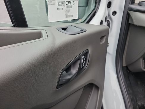 New 2025 Ford Transit 250 148 Medium Roof image 18