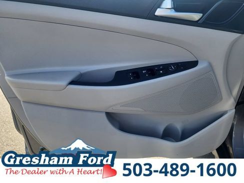 Used 2020 Hyundai Tucson SE AWD/4WD image 16