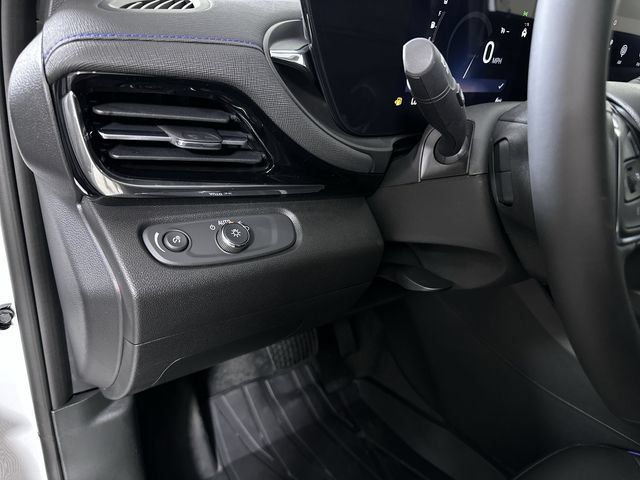 New 2026 Buick Envista Sport Touring FWD image 19