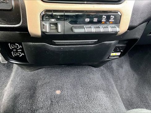 Used 2022 RAM 2500 Laramie AWD/4WD image 17