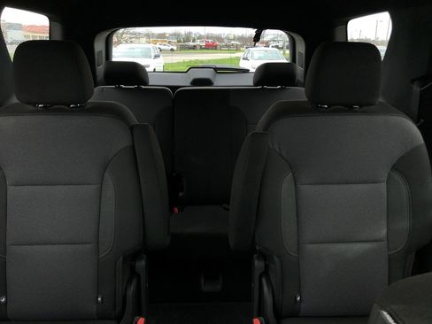 Used 2023 Chevrolet Traverse LT w/ LPO, Floor Liner Package image 21