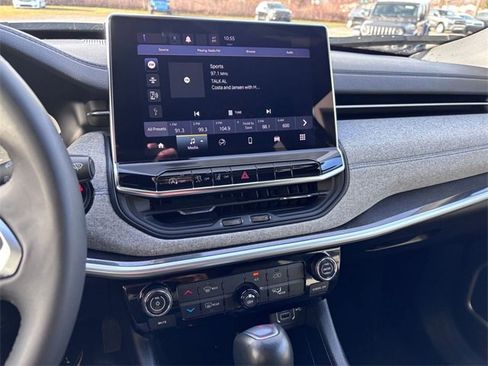 Certified 2024 Jeep Compass Latitude image 21