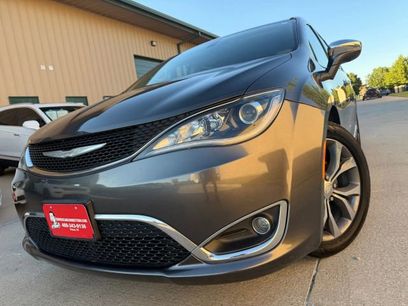 Used 2017 Chrysler Pacifica Limited