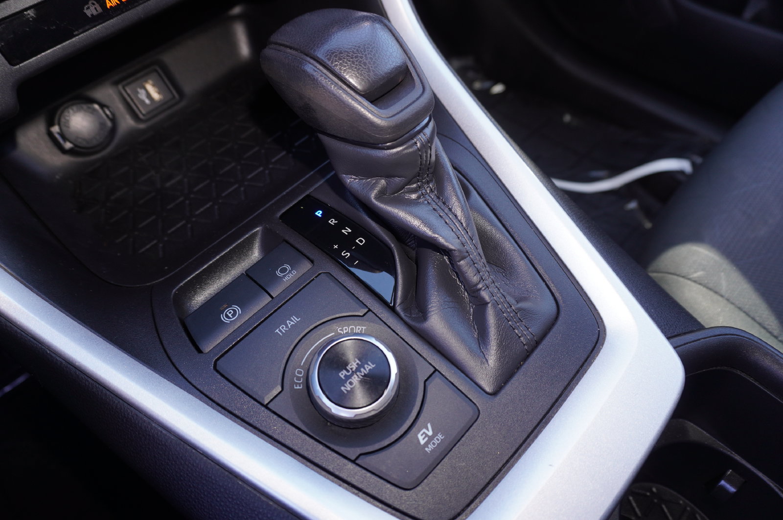 Certified 2024 Toyota RAV4 XLE AWD/4WD image 18